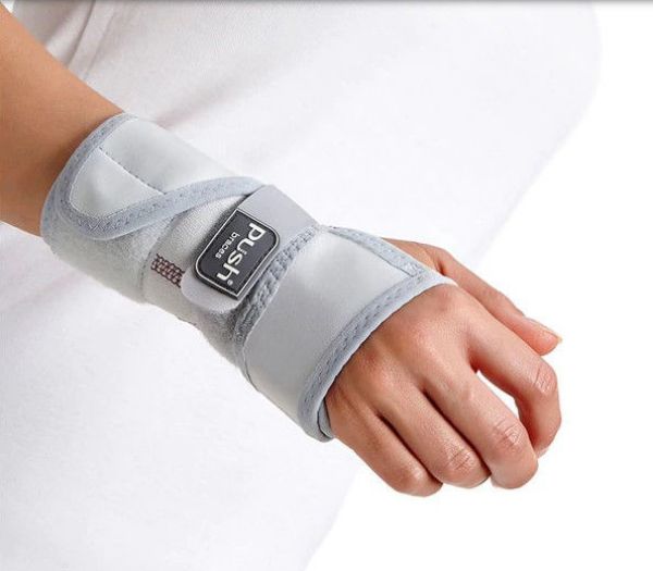 Picture of Right, Size 2 - Push med Wrist Brace (15cm - 17cm) 